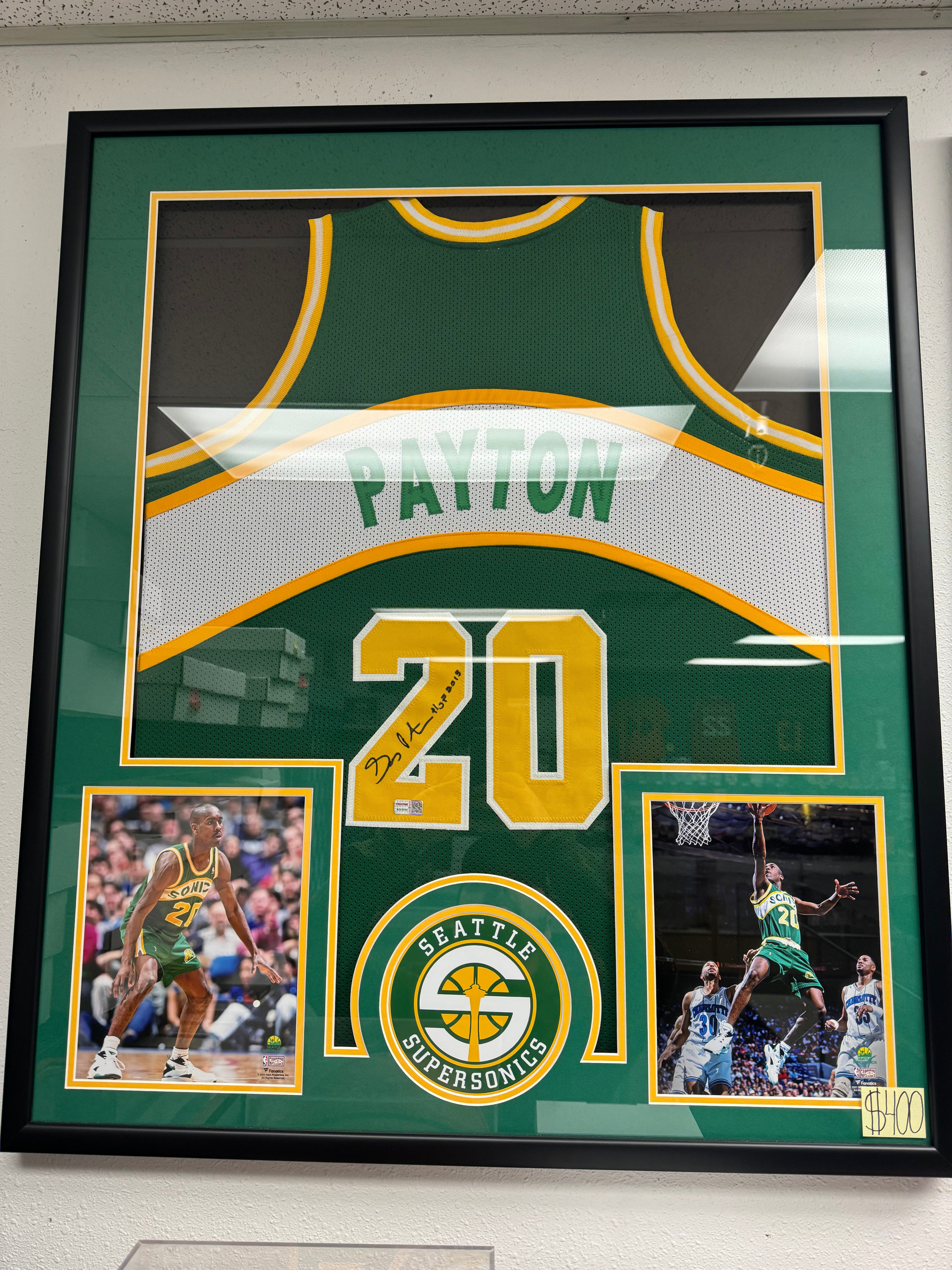 Gary Payton #20 (Seattle SuperSonics) Autographed Jersey Framed w/ COA