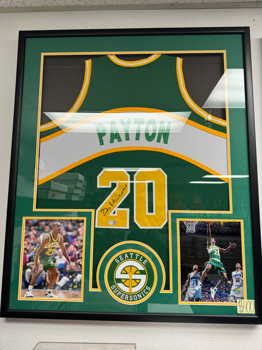Gary Payton (Seattle SuperSonics) framed autographed jersey w/ COA